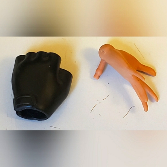 Replacement Hand Glove for Ever After High Dolls Monster - Picture 3 of 3